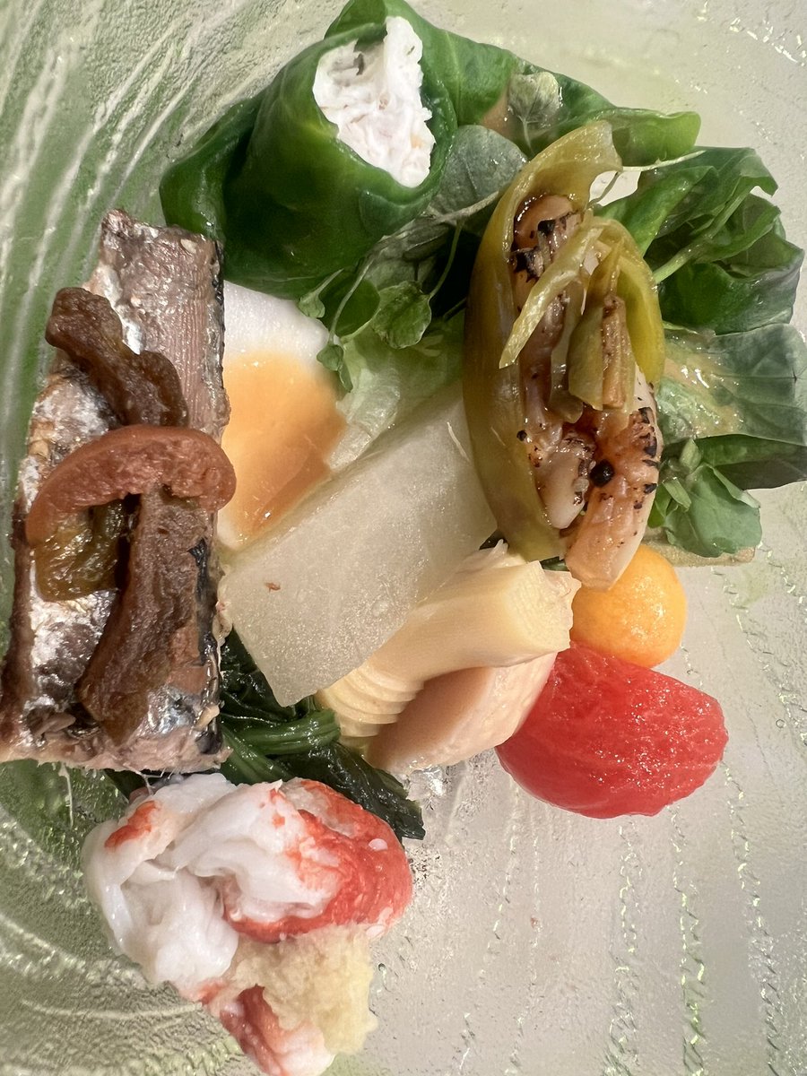 ToniZagent's tweet photo. Seldom, is this foodie's mind blown, but tonight's once-in-a-lifetime meal was an unforgettable 6-course omakase sushi dinner prepared by Chef Nobu himself. It was a simply a celebration of his culture and of all things STL. ￼Kanpai! #allthestlthings #tonizagent https://t.co/ZPyiqWdBGm