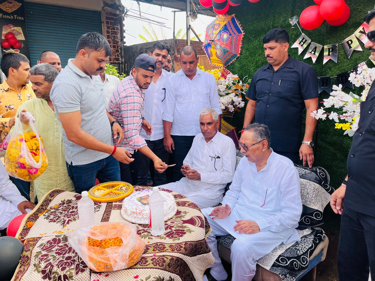 Deeg_Kumher's tweet photo. आप सभी लोगों का बहुत-बहुत धन्यवाद आभार आप यहां पधारे विश्वेंद्र सिंह
#HBD_MAHARAJ_SAHAB https://t.co/tizBhTMIxB