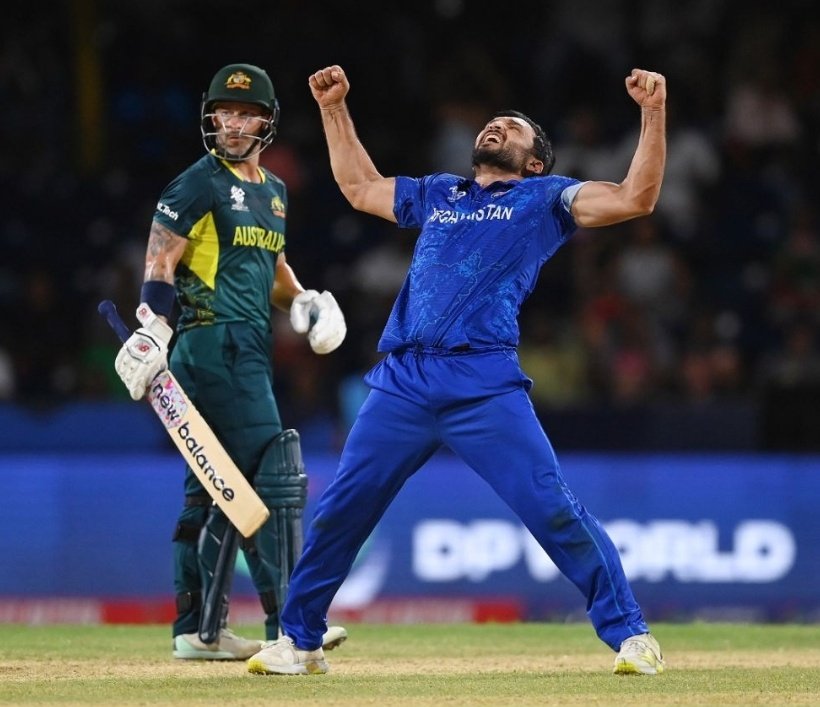 commando_sumit's tweet photo. This is not upset. This is revenge 🔥.
Well played @ACBofficials . 
@rashidkhan_19 
#T20WorldCup #AFGvsAUS #upset #GulbadinNaib https://t.co/HVUdynB9Ua