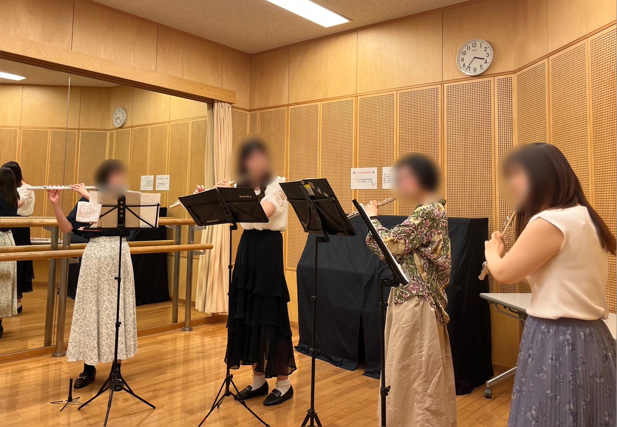 Ensemble_Ring's tweet photo. 昨日のアンサンブルも新しい方が来てくださいました👏🏻✨
久しぶりに大人数で休憩なしのみっちり4時間練習しました！
アンサンブル参加者もイベント等の演奏依頼もお待ちしております🥰🫶🏻

💠Flute Ensemble Ring💍✨
🔗https://t.co/MScF5PkUsJ

#FluteRing💍✨
#フルートアンサンブル https://t.co/2UE0Eu4gex