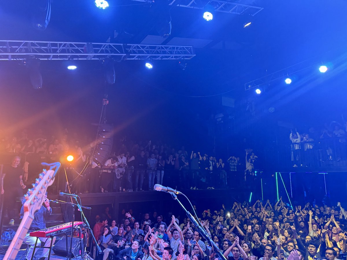 Camera_Obscura_'s tweet image. Gracias Cuidad De Mexico! Estamos Feliz