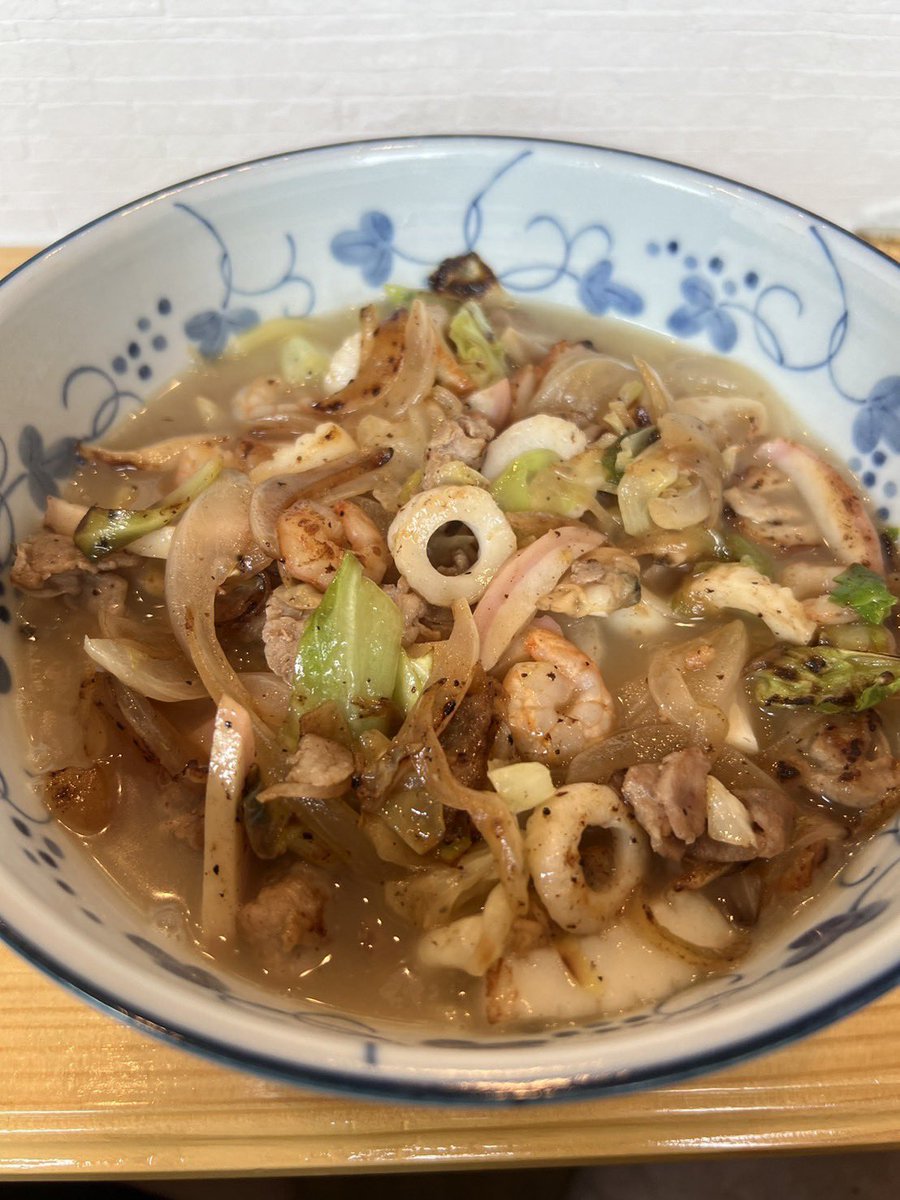 臨時営業での役得😊
Hf Cafe店長こだわりの一杯、海鮮たっぷりチャンポン🍜
海鮮エキスたっぷり出ててむちゃくちゃ美味かった😆
ごちそうさまでした😋
#裕喜フーズ
#HFcafe
#店長出勤時のみの特別メニュー