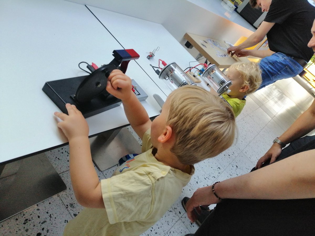 Maria39244565's tweet photo. Shared fun and excitement with my daughter at the long night of science #LNDW24 - can't start early enough to spark kids' interest in #stem!

Thanks to all the people who made this event happen and who came up with such great experiments for kids! https://t.co/s3bPQpWFXv