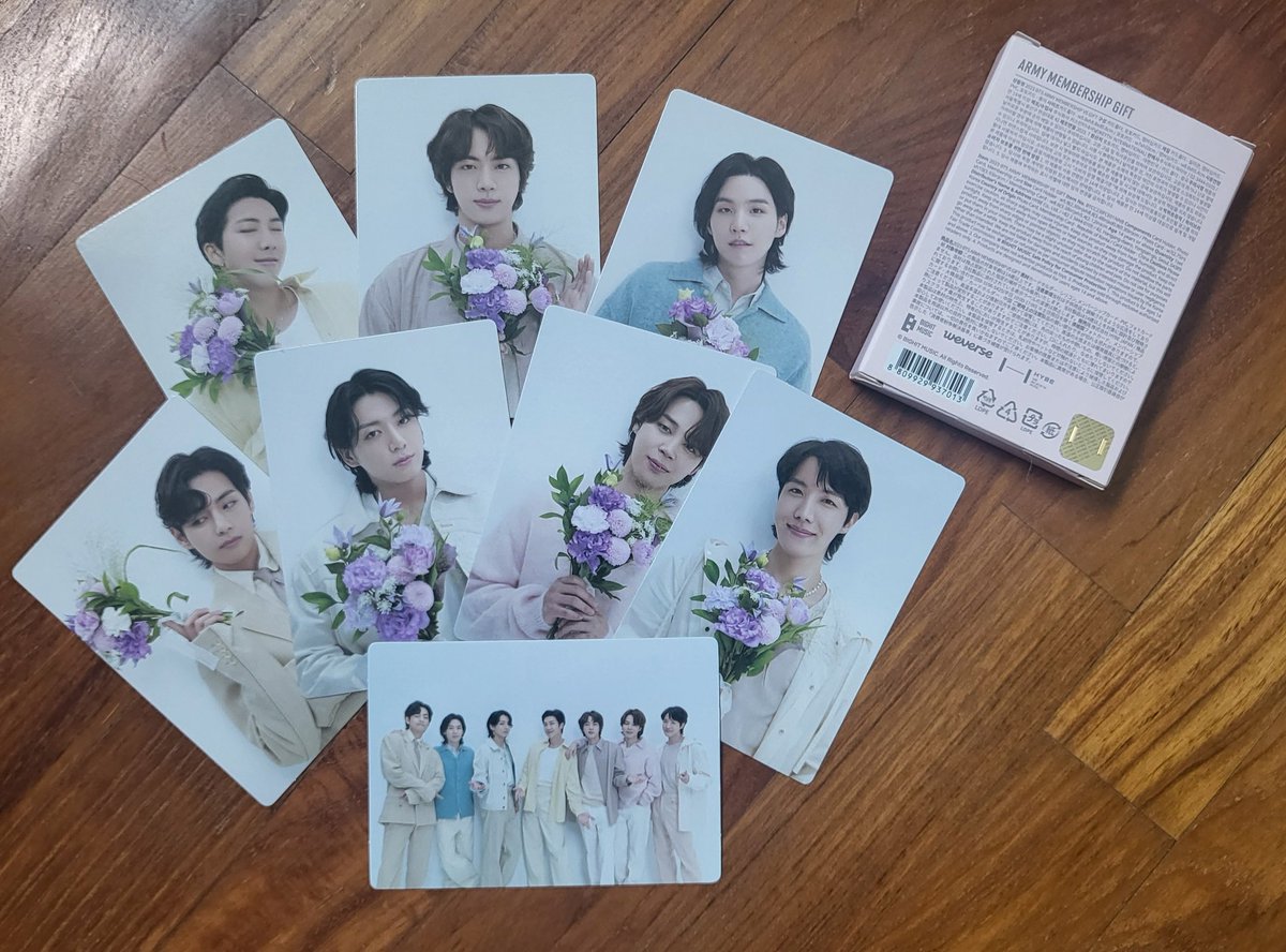 Yoonigiri3's tweet photo. 🫰GA🫰

💜 x 8 Army photocards 
💜Rt to enter
💜Worldwide, tracked mail
💜Closes Weds 26th June 8pm KST

#bts https://t.co/dpbw3rbf4x