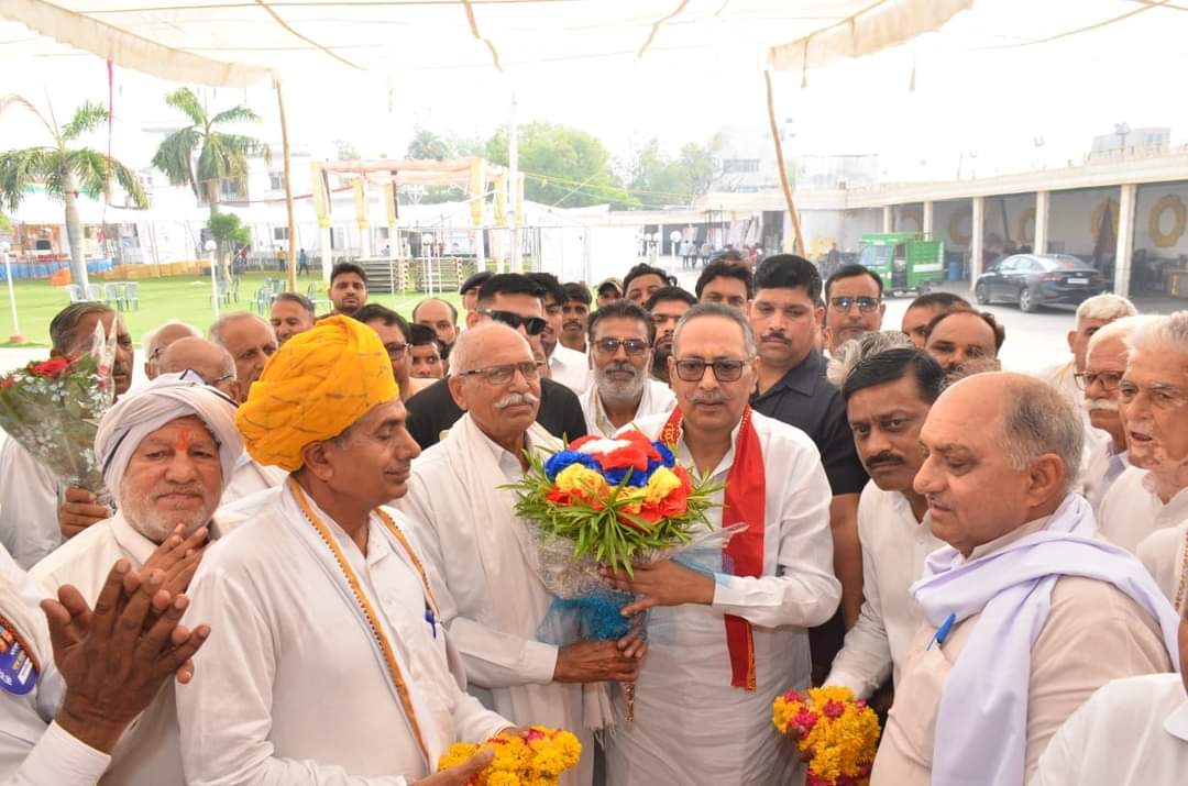 Deeg_Kumher's tweet photo. गिरीश रिसोर्ट में आज अपने जन्मदिन के अवसर पर आयोजित विशाल रक्तदान शिविर का उद्घाटन कर एवं हमारे ईष्ट देव गिर्राज जी महाराज जी की विधिवत पूजा अर्चना की।
विश्वेंद्र सिंह https://t.co/z27yu5CsMb