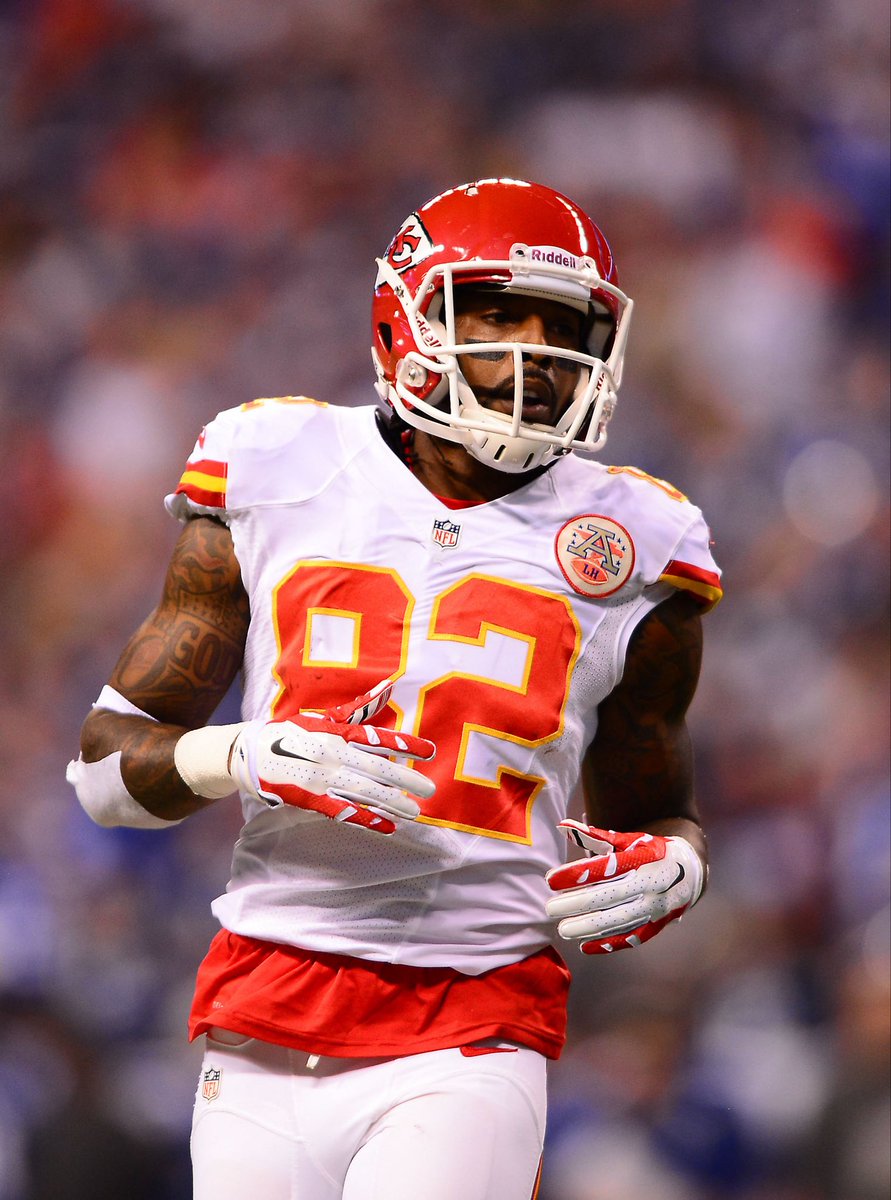 Personnumber000's tweet photo. @WyattzWorId Dwayne Bowe https://t.co/SRI3qne07F