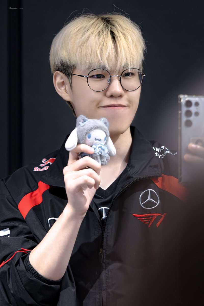 Centuries_LOL's tweet photo. 240621 T1 vs KDF
#오너 #ONER #문현준

🐯 (σ̴̶̷̤ .̫ σ̴̶̷̤) https://t.co/fCeFIyFPEJ