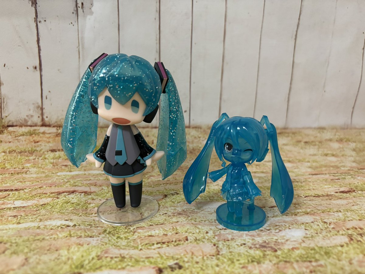knitMEARI's tweet photo. スマフェスで貰った初音ミクぷらも
組み立ててみました
ほぼ人生初のプラモ❣️
簡単組み立てで楽しかったーー！

#スマイルフェス 
#グッドスマイルカンパニー 
#初音ミク 
#Hello 
#Hellogoodsmile https://t.co/FEXigwYxNr