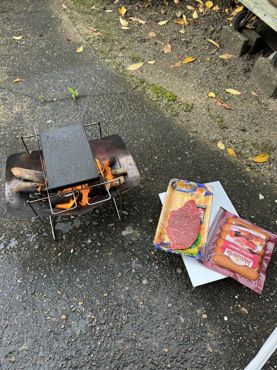 da_yamach's tweet photo. 思い立って、焚き火で肉焼きます。

初の溶岩プレート❗️
どんな感じか楽しみです。 https://t.co/xsX1dJgvtg