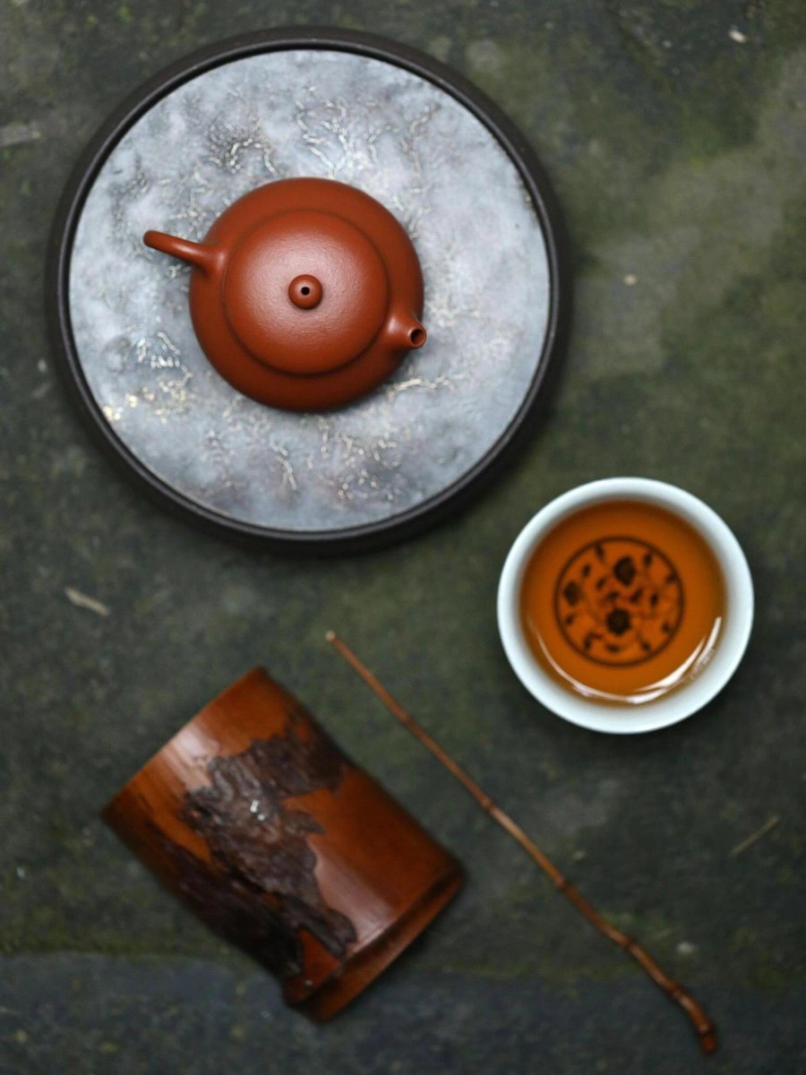 morimatea's tweet photo. It‘s a relaxing and peaceful moment.
.
.
.
#teatime #outdoortea #yixingteapot #xishihu #teawareaddict #tealover #quiet #peace #zentea #teapeople #relaxmoment #cozyplace #cozyandcomfy #aesthetic #artistic #beautifulnature #tea #teaoflife #morimatea https://t.co/swbI90gLz3