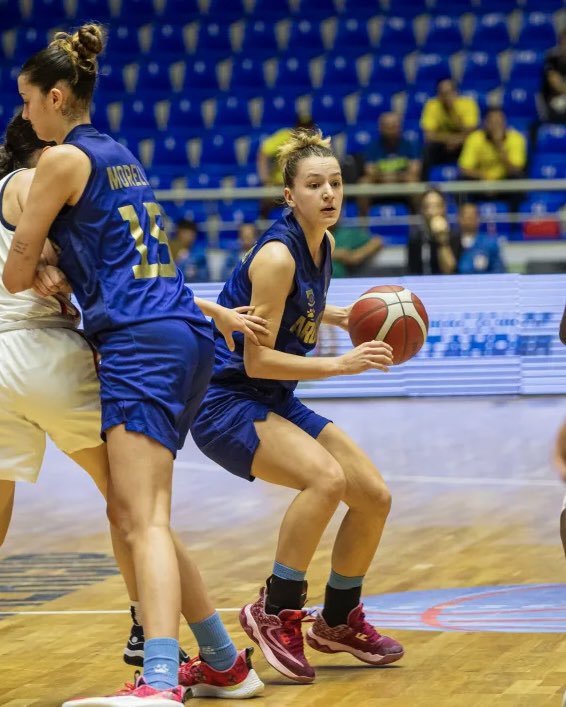 ferrobasquetok's tweet photo. 🇦🇷 𝗔 𝗗𝗔𝗥𝗟𝗢 𝗧𝗢𝗗𝗢 𝗣𝗢𝗥 𝗘𝗟 𝗕𝗥𝗢𝗡𝗖𝗘

🤩 Stephanie Smidt Falter sumó 4 puntos y 1 rebote en el duelo ante 🇺🇸 #EstadosUnidos y mañana se medirá ante el perdedor de 🇨🇦 #Canada y 🇧🇷 #Barsil por la medalla de bronce 🥉 en la #U18AmeriCupW

💪🏼 ¡Con todo, Pepi! https://t.co/NajdzwNGtq
