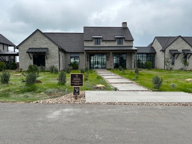 PresidioDoors's tweet photo. Experience the allure of Presidio Doors' custom steel solutions. Whether for a residential upgrade or a commercial project, our doors and windows offer unmatched quality and design.  #modern #thermallybroken #austinluxuryhomes #austinhomeimprovement https://t.co/BW1BbUippQ