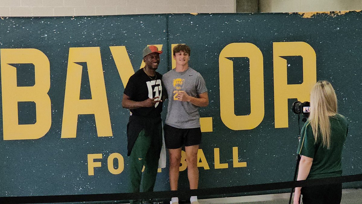 aiden_slansky's tweet image. Finished the summer with a great camp at @BUFootball. Thank you @CoachJLAnderson for a great camp. #SicEm
@CoachMartin_18 @mcneill_josh @DogFootball @CoachDaveAranda