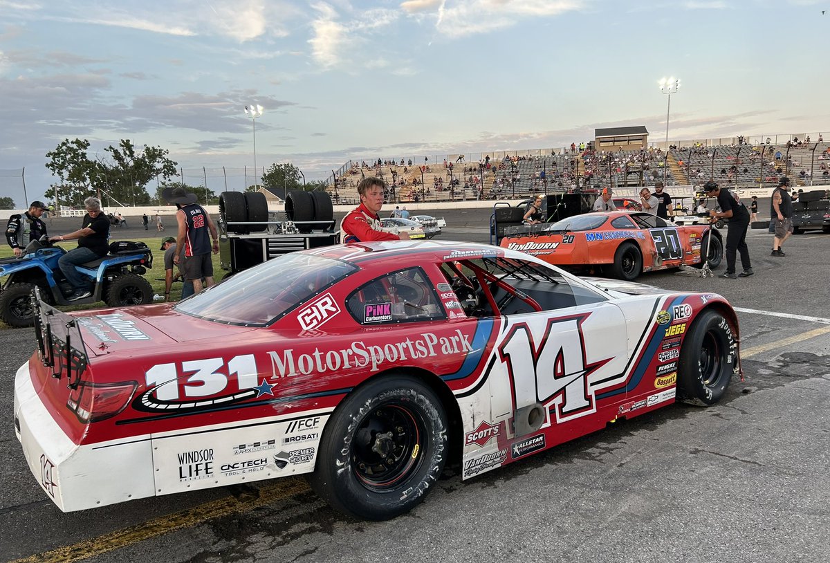 CPinsonneault14's tweet photo. P7 Tonight at @FRSpeedway 

Solid Points Night at a Tricky 1/4 Mile! We learned a bunch, excited to come back in the future! 

Thank you to @WindsorLifeMag for the continued Support! https://t.co/Cwij6UQ863