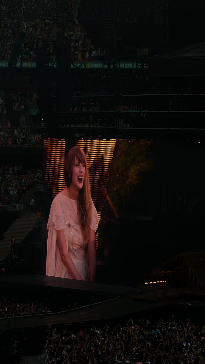 louislxvr's tweet photo. I had the time of my life with you ❤️‍🩹 https://t.co/ZHyDmBVKpK