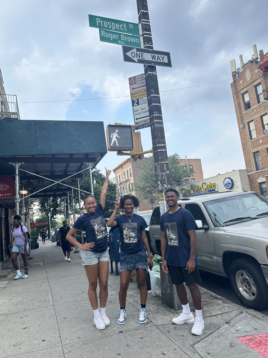 sydney1__'s tweet image. Today we honored my late grandfather @Pacers Roger Brown in Brooklyn NY this morning in a street renaming. His childhood street is now Roger Brown Way, my siblings @JJGorm1_ @PayGorman22 and I are forever grateful and honored to be apart of the celebration! #pacerLegend