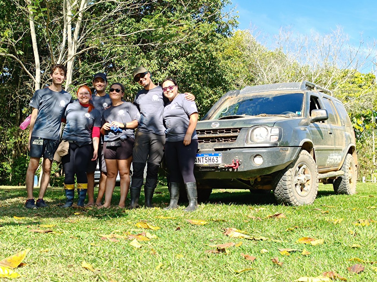 Lab team sampling streams in Cerrado (Brazilian Savannah)