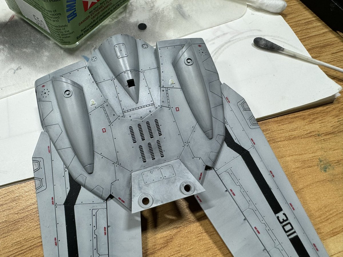 LimChubby's tweet photo. Hasegawa 1/72 VF-0S Battroid weathering #macross #macrosszero #vf0s #royfocker #hasegawa #マクロスモデラーズ https://t.co/kN3F9Vdp9R