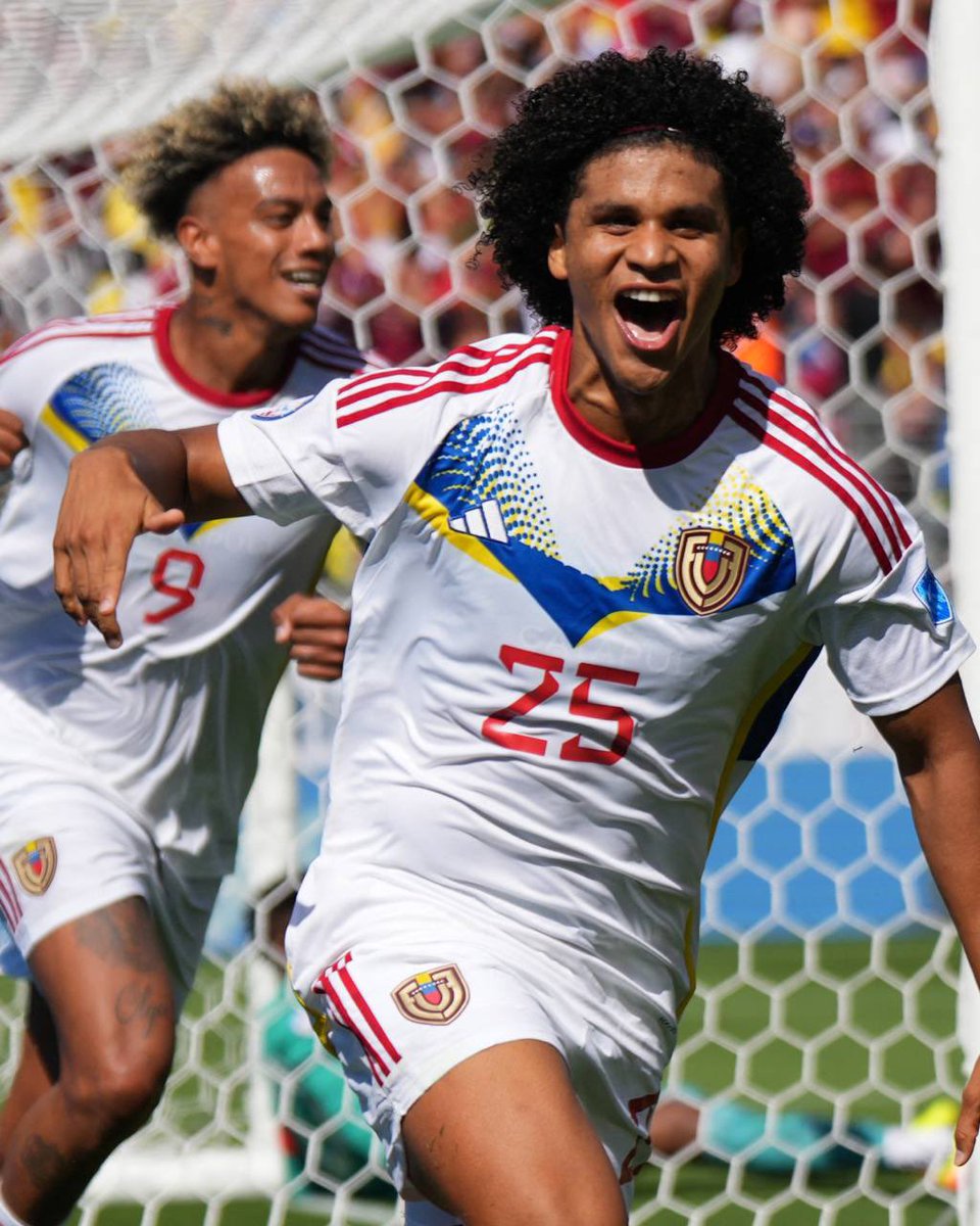 Delcy Rodríguez (@delcyrodriguezv) on Twitter photo Nuestra #GeneraciónDeOro sigue llenándonos de glorias.
¡Vamos <a href="/SeleVinotinto/">La Vinotinto</a>. ¡Que no paren los goles que unen a toda Venezuela! 🇻🇪⚽️🥳 Nuestra #GeneraciónDeOro sigue llenándonos de glorias.
¡Vamos <a href="/SeleVinotinto/">La Vinotinto</a>. ¡Que no paren los goles que unen a toda Venezuela! 🇻🇪⚽️🥳