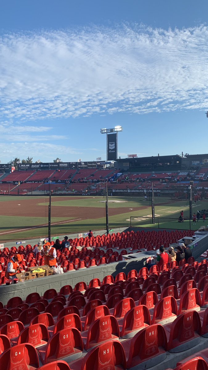 coverageLMB's tweet image. We are in attendance for today’s game between @TorosDeTijuana and @LaredosTecos!

Beautiful day to be at the ballpark 🫶🏼⚾️