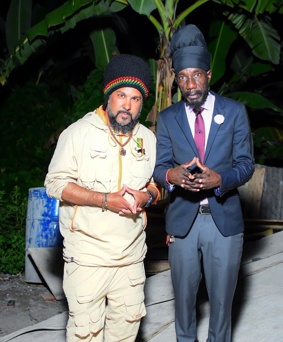 RasCeylon's tweet photo. I just arrived to the party @ #JudgmentYard when I hear “Ras Ceylon report to the music booth”😳so I made my way there & got greeted by my key bredrin Dada aka #SizzlaKalonji who welcomed me home & then demanded the event photographer take this pic of us! #Sizzla #RasCeylon🔥🔥🔥 https://t.co/wITNag7mI9