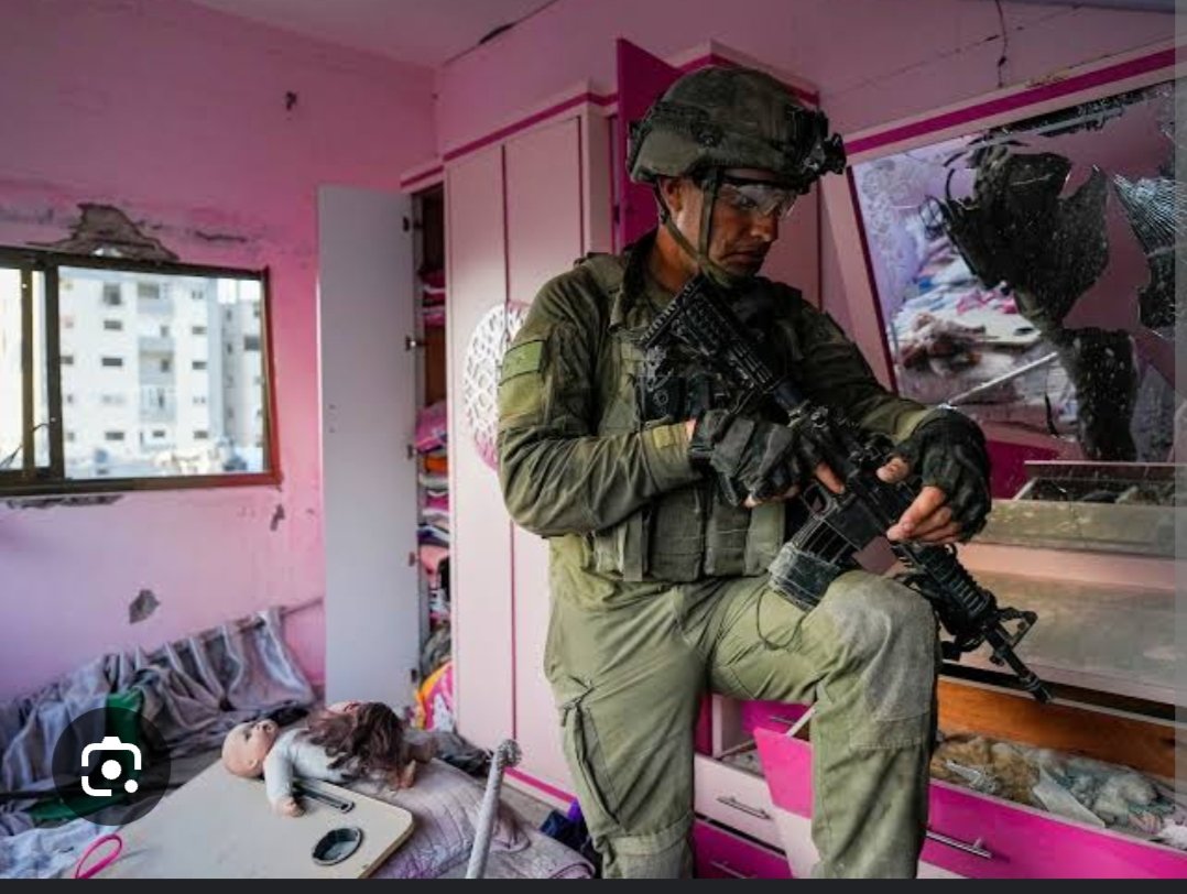 Passantmedhatt's tweet photo. @suzilovesspain @MainStreetLib @MarkRuffalo @AIPAC Does that look to you like the settlers have left and stopped attacking Palestinians and slaughtering them it doesn't look like that to me nah https://t.co/2jA6uiwLFz