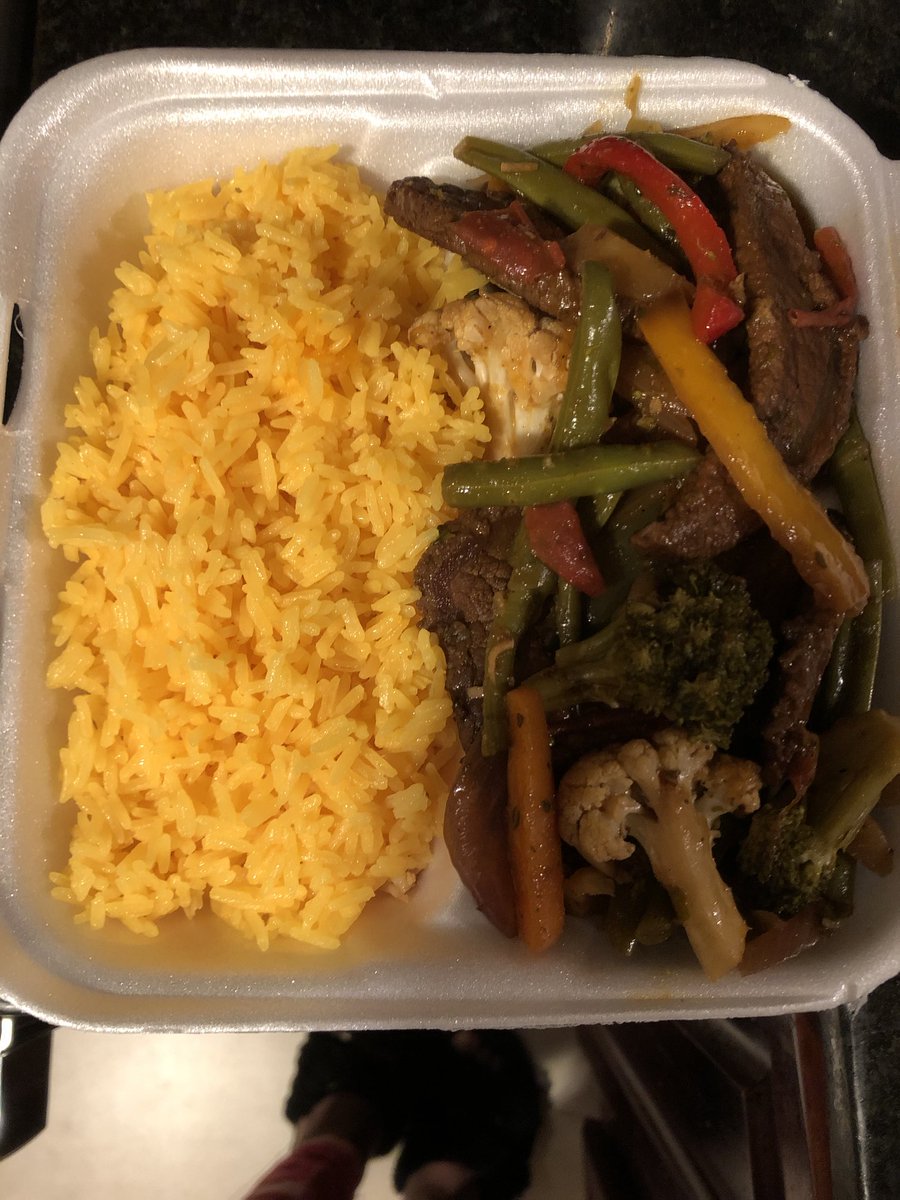JfkHopes's tweet photo. Yellow jasmine rice with stir fried beef and mixed peppers 🫑 and onions ❤️ https://t.co/wO1cZUZGvC