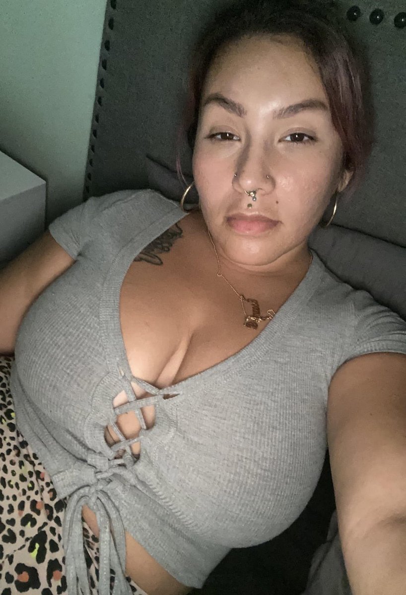 strip4desss's tweet photo. Plans canceled, time to rest 😴💆🏻‍♀️ #nsfwacc #married #milf #nsfwtwt #horny #latina https://t.co/vrswtWmgGD