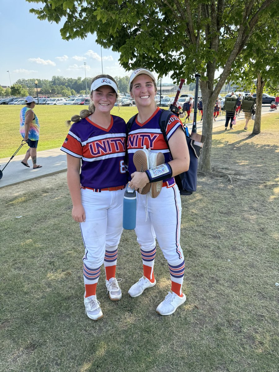 Had a great weekend competing at the Scenic City Top 25. Girls played well after a slow start. But this crew never gives up and battled to the end! <a href="/KaileyMartin8/">Kailey Martin</a> hits 4 💣 💣 💣 💣 and Ana Land hit one 💣. So proud to be able to coach such a great group of young ladies. The U!!!