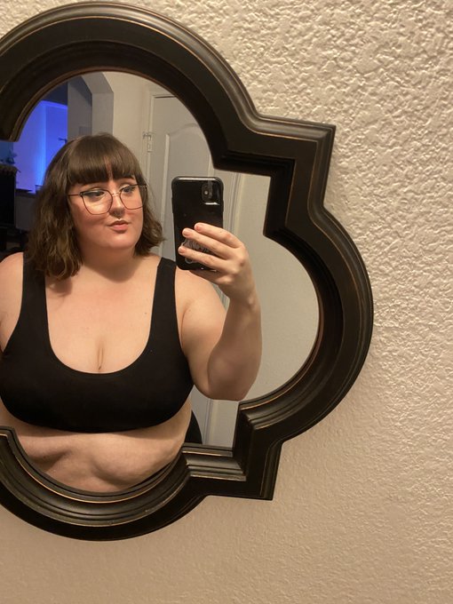 Just a reminder: I&rsquo;m cute! https://t.co/qR1c8fNw2E