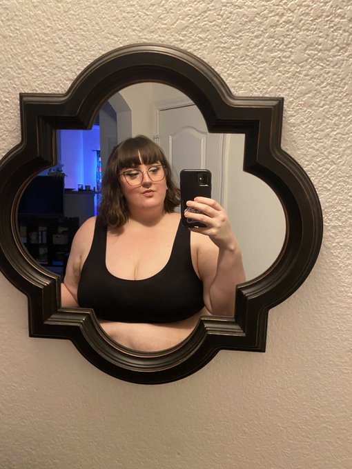 Just a reminder: I&rsquo;m cute! https://t.co/qR1c8fNw2E