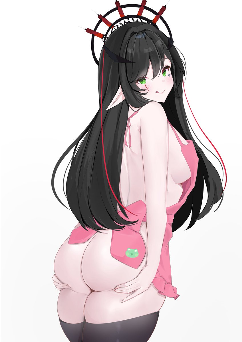 LaynaLust tweet media