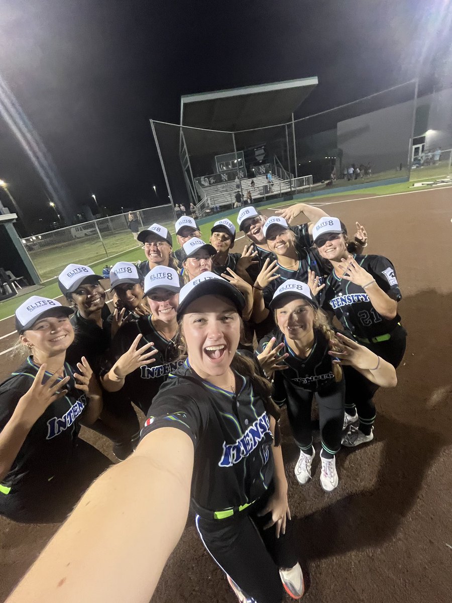 Marisolg2024's tweet photo. Came in 3rd place at the OKC Top Club Invitational! So proud of my team of how far we came!💚💙 @intensitykod @Coach_India_C https://t.co/H0kpafsGYe