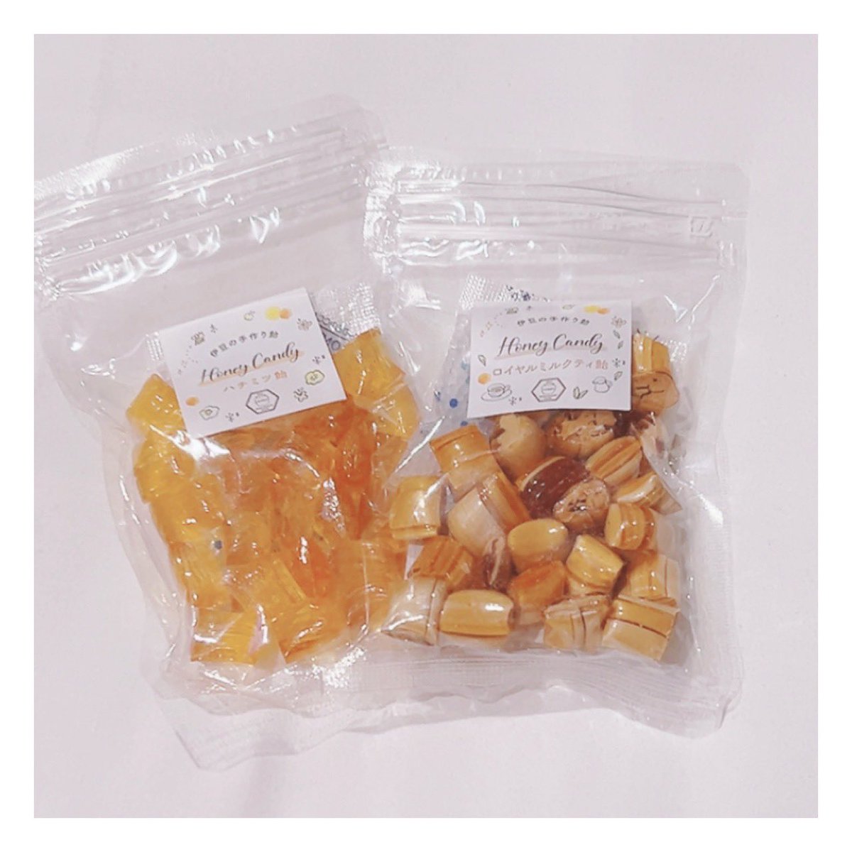 saku_pi_bb's tweet photo. クリマでお迎えしたもの 食べ物編。
①みつばちノート（@mitsubachi_note ）さんのキャンディ。前にいちごミルクのを買ったことがあって美味しかったので他のお味を笑
②萬望工房（@www_manbow ）さんの琥珀糖。ちょっとずついただくのが楽しみです✨ https://t.co/SRsAX67Jle