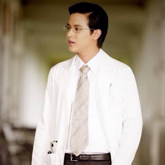 นี่หล่ะ คนที่โตมาเป็นคุณชายพุฒิภัทร จุฑาเทพ