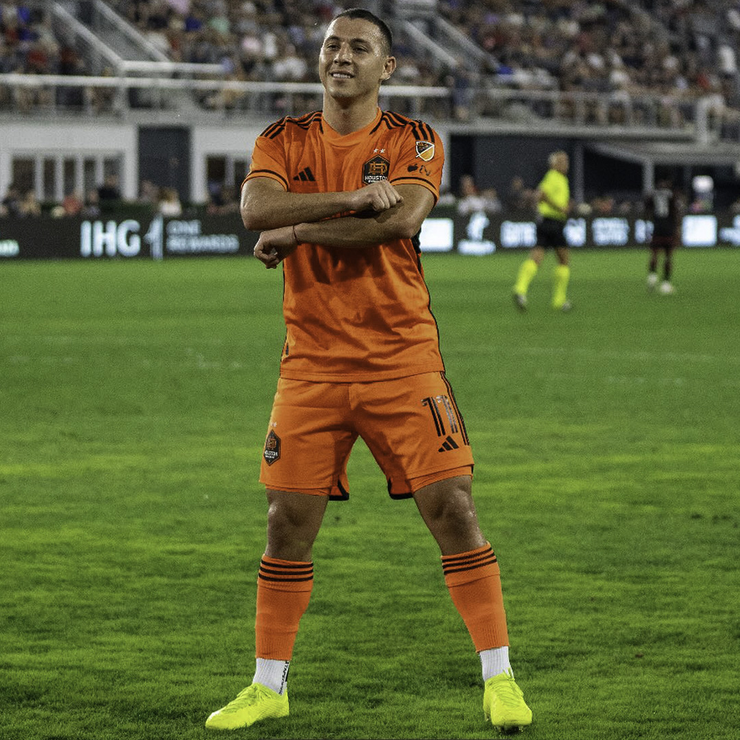 🇵🇾 SEBASTIÁN FERREIRA, INTRATABLE EN LA MLS

⚽⚽⚽ El delantero paraguayo, ex-Libertad y Olimpia entre otros, se lució con un HAT-TRICK en el 4-1 del Houston Dynamo ante DC United

📷 <a href="/HoustonDynamo/">Houston Dynamo FC</a>