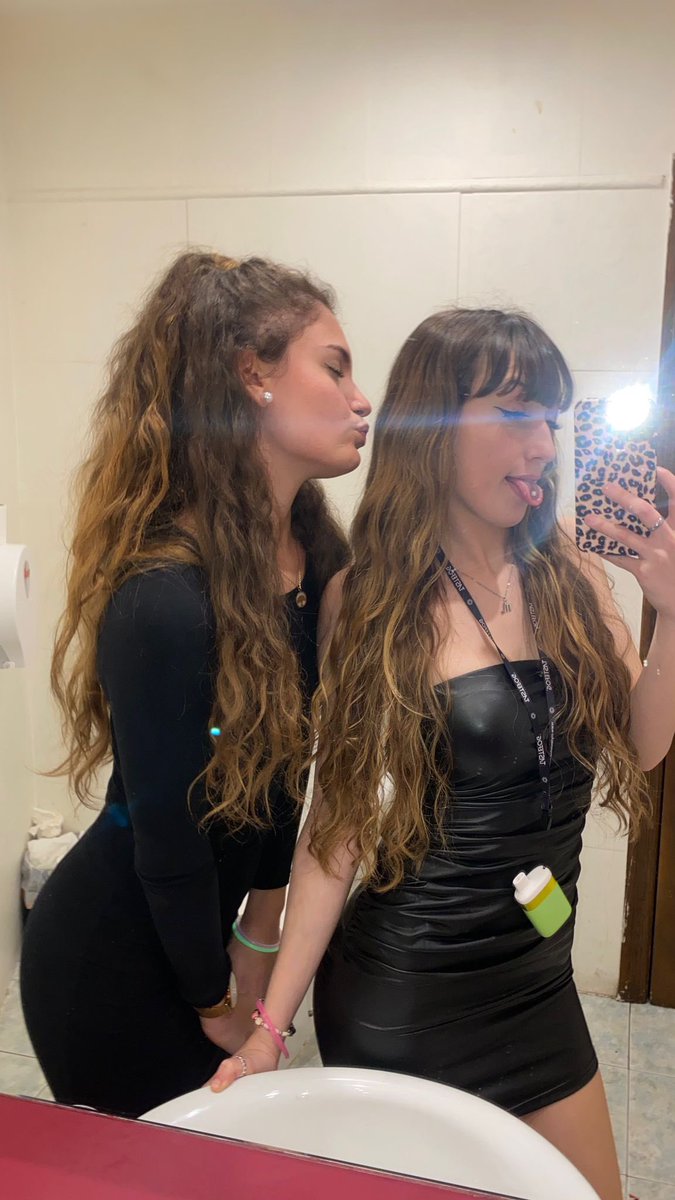 tengo tanta suerte con ella 💙
