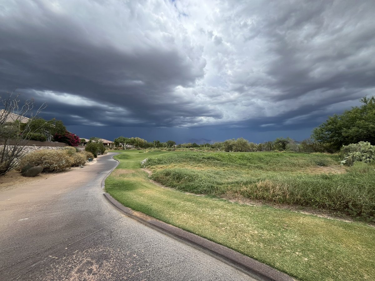 ChadParron's tweet image. Storms rolled in quickly during the round today.