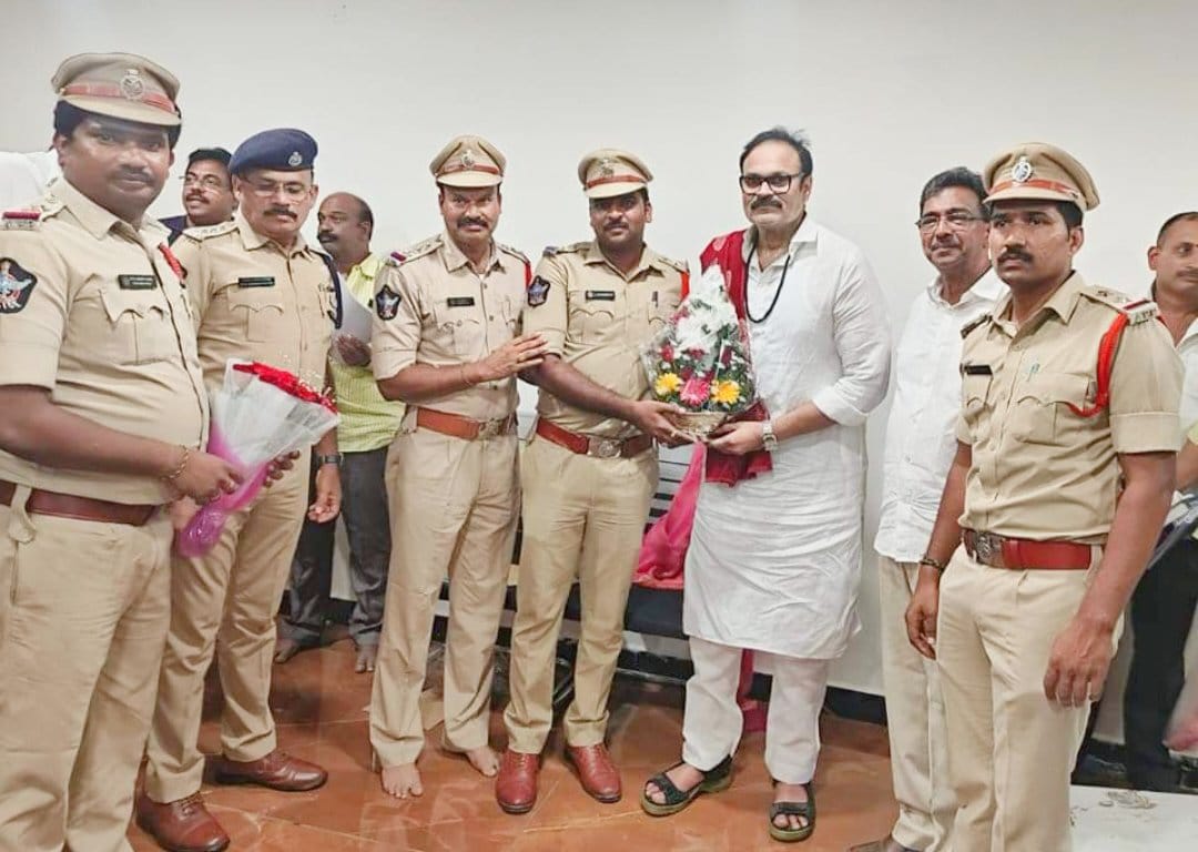 GQuU9JIWcAAKiZY?format=jpg&name=medium