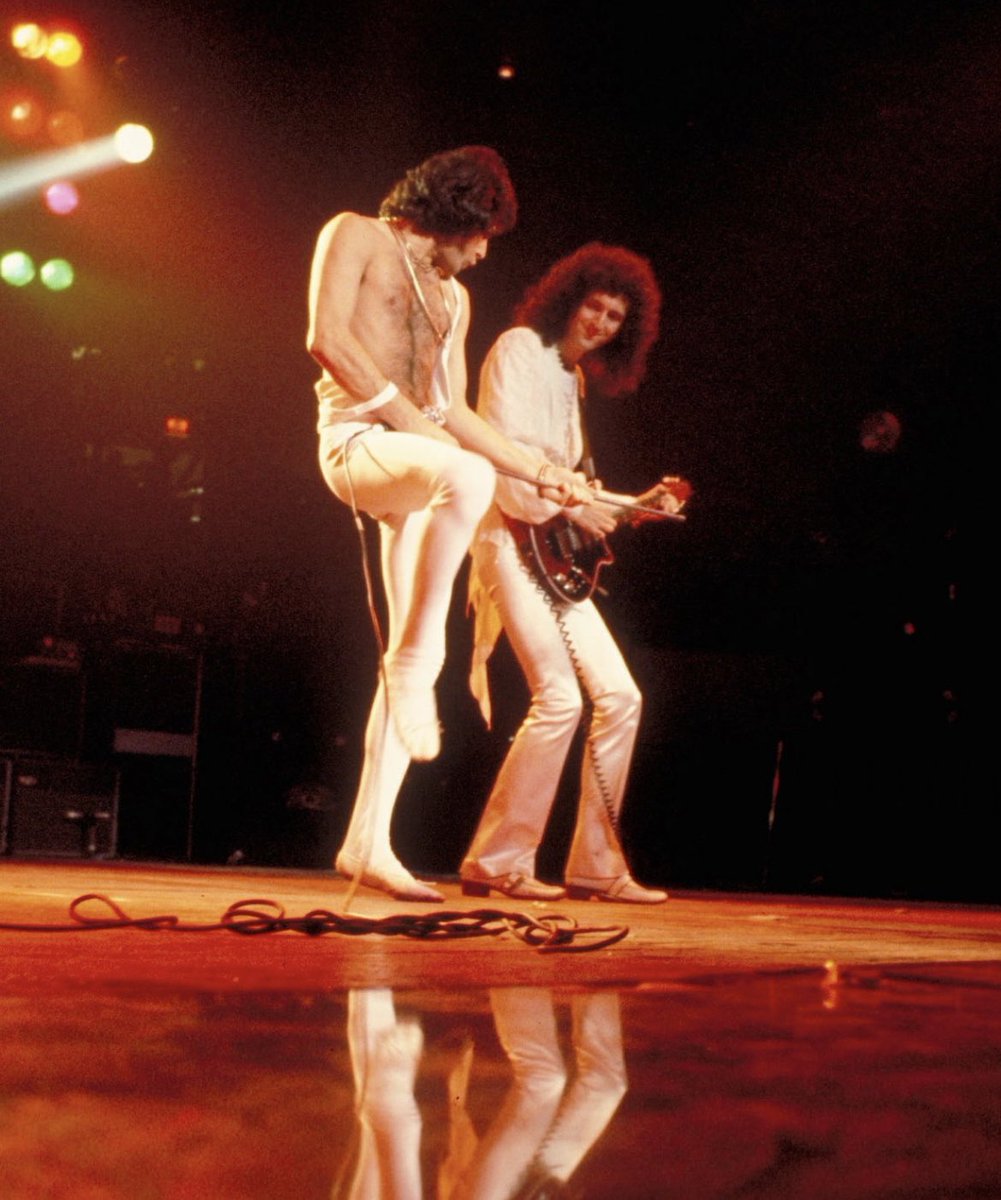 fredsladygodiva's tweet photo. My favs #Frian 🤍🤍
#FreddieMercury #DrBrianMay https://t.co/1XpKrIbbBa