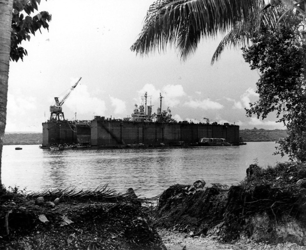 Rich_Ships's tweet photo. USS Cleveland (CL 55) in floating drydock USS ABSD 1 in the Segond Channel of Espiritu Santo, New Hebrides, 12 January 1944.

#CL55 #USSCleveland https://t.co/9EbUKAZWlp