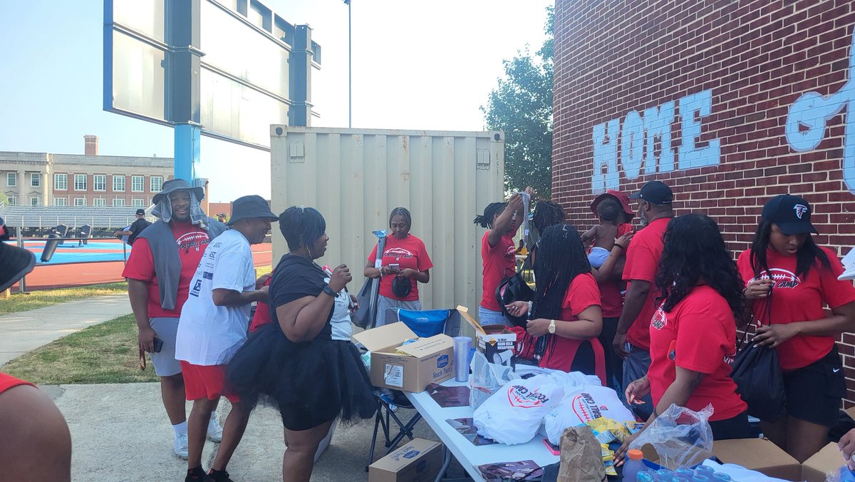 Mark Roy (@mistermr2u) on Twitter photo The Demarcco Hellams Football Camp was an overwhelming success. The turnout phenomenal and positive vibes were infectious. <a href="/AtlantaFalcons/">Atlanta Falcons</a> <a href="/EasternHS/">Eastern High School</a> <a href="/dciaa/">ACC</a> <a href="/DCSAASports/">DC State Athletics</a> <a href="/DCPSChancellor/">Chancellor Ferebee</a> @DC_2_Brasil <a href="/CoachRome_PX/">Roman Morris</a> <a href="/DHellams2/">DeMarcco Hellams ②</a> The Demarcco Hellams Football Camp was an overwhelming success. The turnout phenomenal and positive vibes were infectious. <a href="/AtlantaFalcons/">Atlanta Falcons</a> <a href="/EasternHS/">Eastern High School</a> <a href="/dciaa/">ACC</a> <a href="/DCSAASports/">DC State Athletics</a> <a href="/DCPSChancellor/">Chancellor Ferebee</a> @DC_2_Brasil <a href="/CoachRome_PX/">Roman Morris</a> <a href="/DHellams2/">DeMarcco Hellams ②</a>