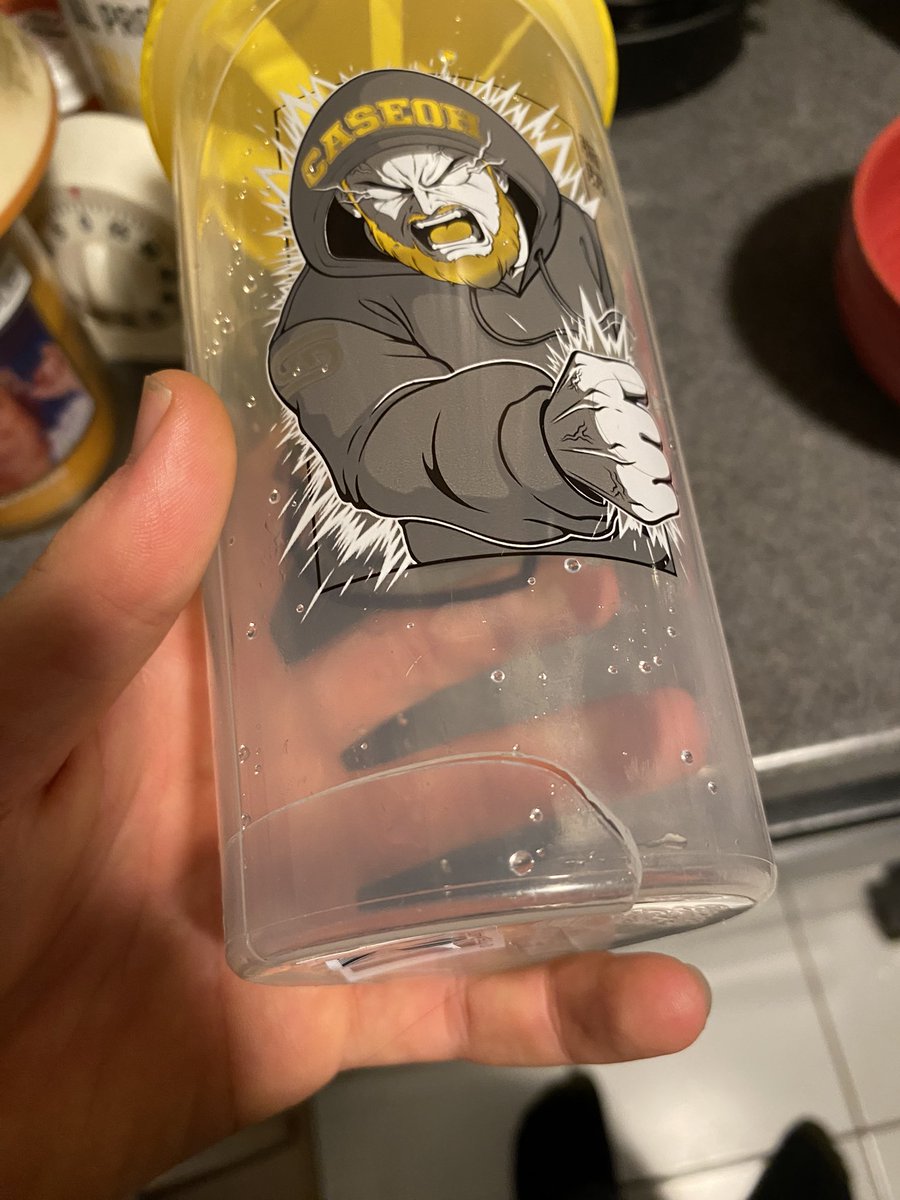 Santa_CaseohGas's tweet photo. No way my caseoh cup broke today while I was at work 😢😢😢😢 https://t.co/LUbr2XDrsO