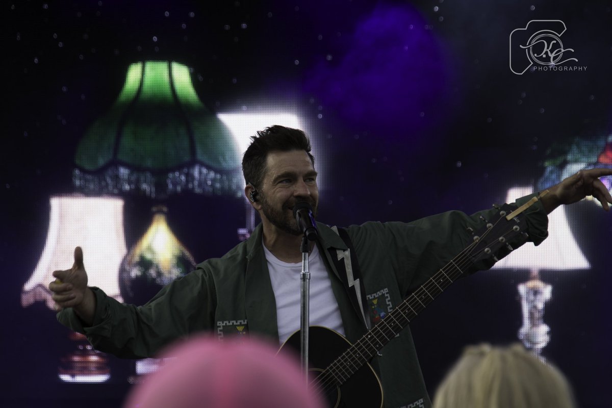 aaanderson82's tweet photo. @andygrammer I hope you like these photos I took of you at Taste of Fort Collins in Colorado. I have more on my Facebook page “Kennedy Creativity”

https://t.co/GUC8fY1bpQ https://t.co/rYcloeCLzY
