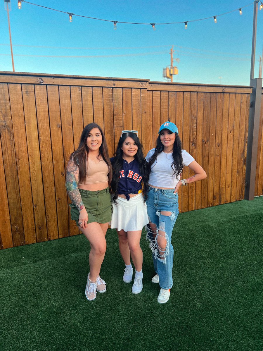 _sammyjo6's tweet photo. only people I need in my life. 🫶🏼 https://t.co/u5IwIawzH0