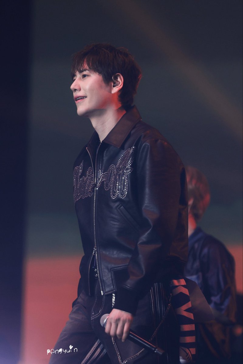 choigyu_'s tweet photo. Eh biasa aja smirknya https://t.co/ZuebWHUqJH