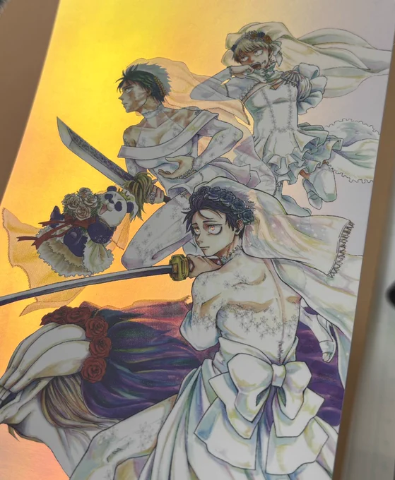 ノベルティポスカ届いた!!はや!!!!!! そして白版作成ミスで 左上にあったはずの ロゴが消えたけどしゃーなし 余計なことしなきゃよかった、、 裏にサークルロゴシールでも作って 貼るか…? ベール部分50%白抑えは 事故ってなくて大満足 良い透け感