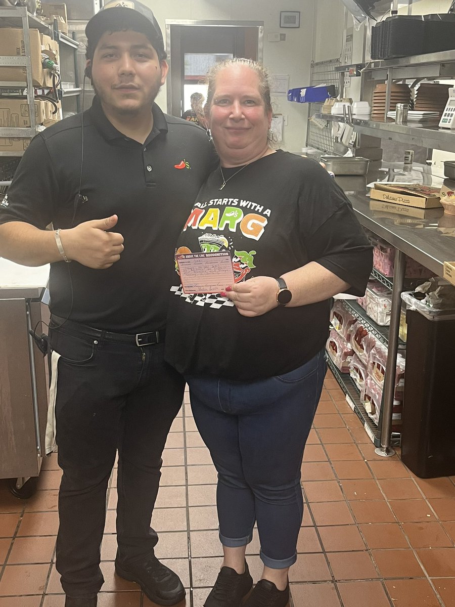 Today was all about Brand Standards , but it was also about showing my team members some love and some development for our Job39 . The future is bright here Team Waukegan let’s win together because I believe in you guys #chilislove 🌶️💪🏽😎 1804#