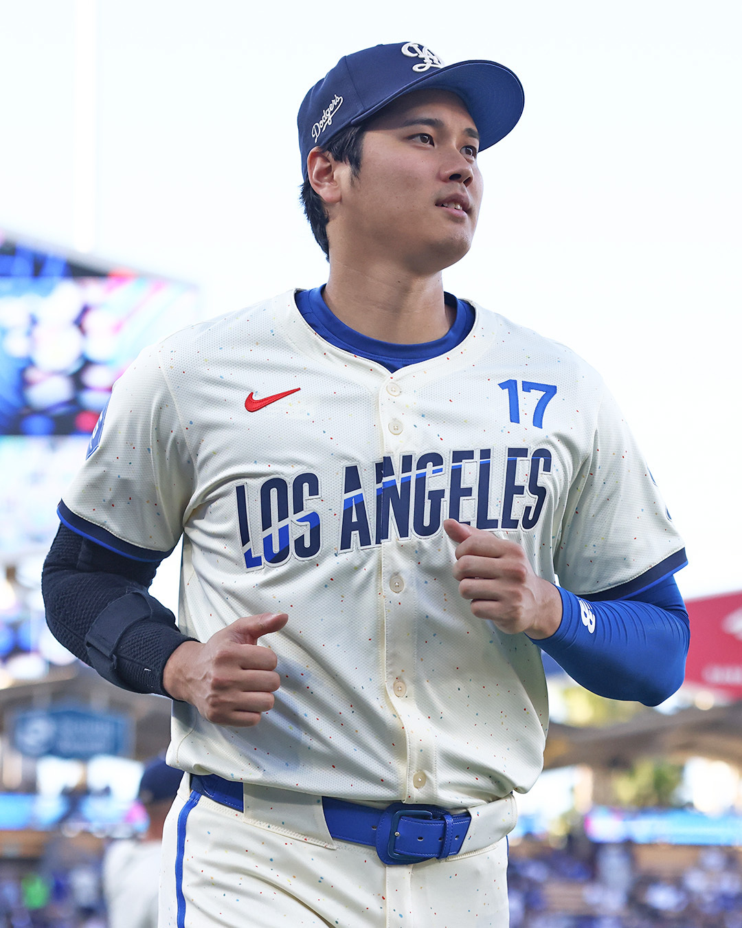 XユーザーのMLBさん: 「Shohei Ohtani in the Dodgers' new City XユーザーのMLBさん: 「Shohei Ohtani in the Dodgers' new City
