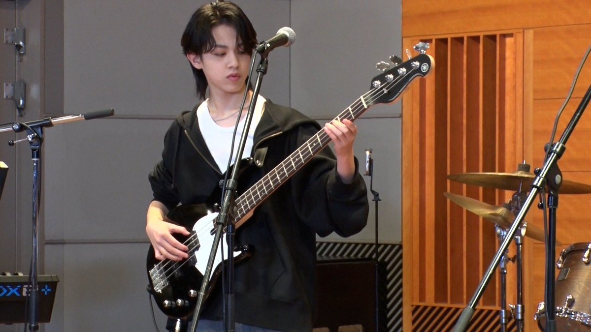 riruvibes's tweet photo. Latest episode of "Victoleague!" photos 📸 

#LILLEAGUE #LILBand #Victoleague https://t.co/Ncpb59OyJg